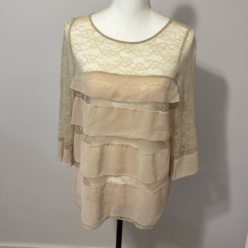 Ann Taylor Tan 3/4 sleeve lace top